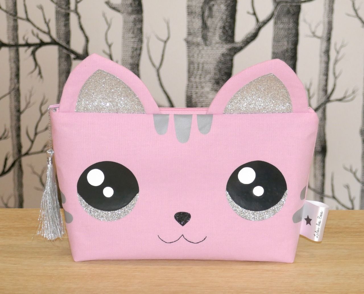 Trousse chat kawai avec tête de chat et petite phrase